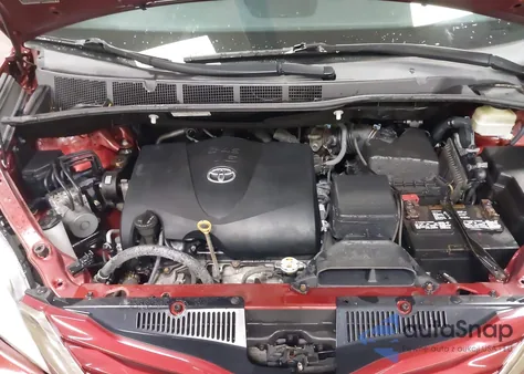 2017 Toyota Sienna Le 8 Passenger z USA, uszkodzony, nr VIN 5TDKZ3DC8HS857115